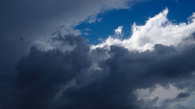 morka-moln-himmel.jpg