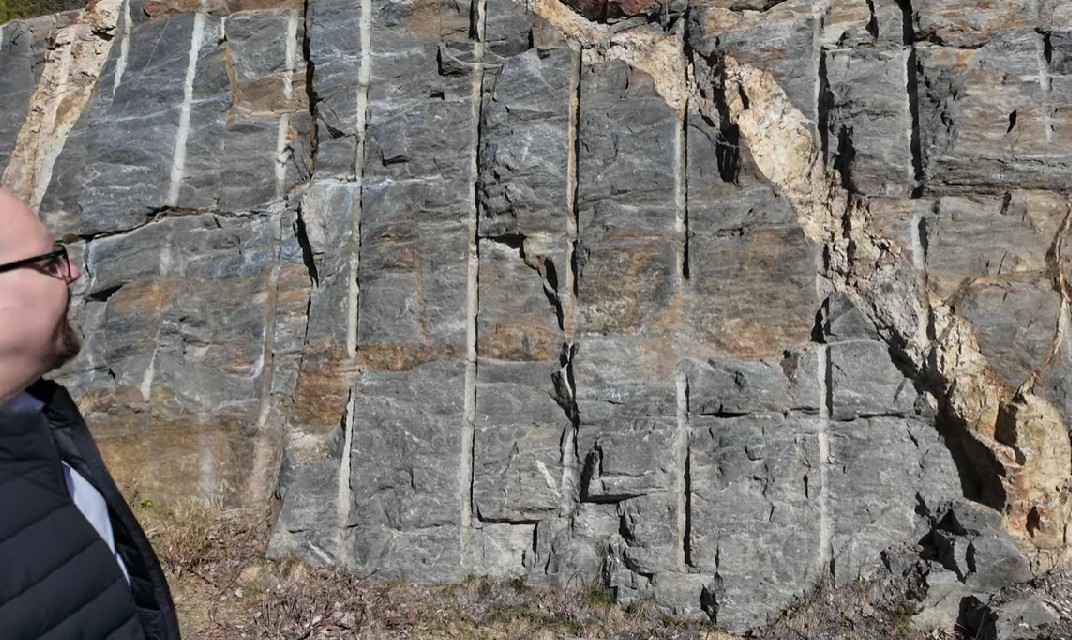 Bergvägg