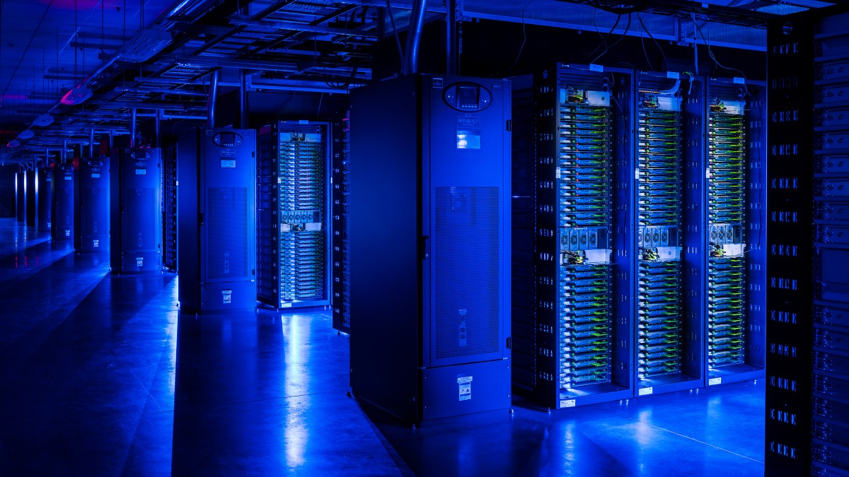 Inne i ett datacenter hos Meta