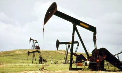 Oljerigg producerar olja