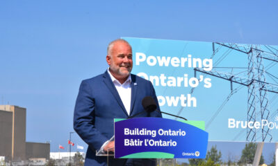 Ontarios energiminister Todd Smith hos Bruce Power och presenterar kärnkraftsplanerna.