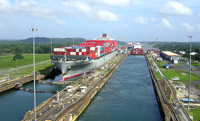 Panamax-fartyg i Panamakanalen